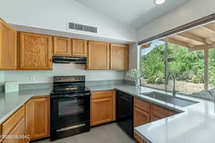 2020 S Westmont Dr, Tucson, AZ 85713 - Photo 9