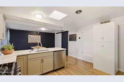 8408 E Kenyon Drive, Tucson, AZ 85710 - Photo 11