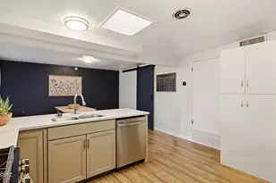 8408 E Kenyon Dr, Tucson, AZ 85710 - Photo 11