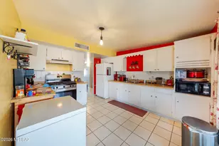 8002 E Rosewood St, Tucson, AZ 85710 - Photo 7