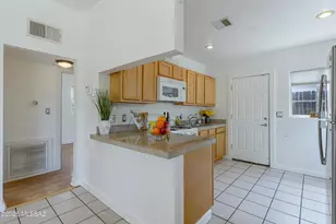 2532 N Fair Oaks Ave, Tucson, AZ 85712 - Photo 9