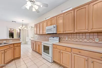13122 Rivercane Loop, Marana, AZ 85658 - Photo 9