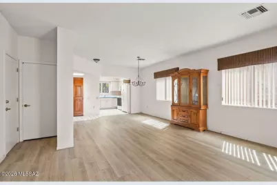 1770 W Camino Estelar, Green Valley, AZ 85622 - Photo 5