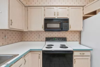 1770 W Camino Estelar, Green Valley, AZ 85622 - Photo 9