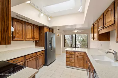 9816 N Calle Loma Linda, Oro Valley, AZ 85737 - Photo 17
