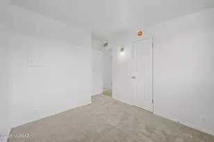 218 E Elvado Rd, Tucson, AZ 85756 - Photo 21