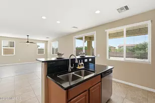 10448 S Cutting Horse Dr, Vail, AZ 85641 - Photo 17