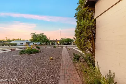 536 E Seneca Street, Tucson, AZ 85705 - Photo 3