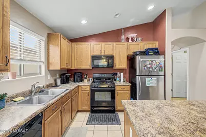 7150 S Shipmans Tale Court, Tucson, AZ 85756 - Photo 9