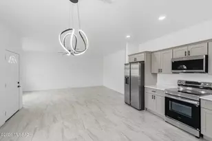 9434 S Vicki Dr, Tucson, AZ 85736 - Photo 13