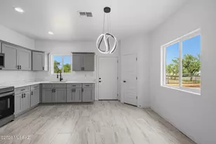 9434 S Vicki Dr, Tucson, AZ 85736 - Photo 11