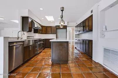 6621 N Donna Beatrix Ci Circle, Tucson, AZ 85718 - Photo 13