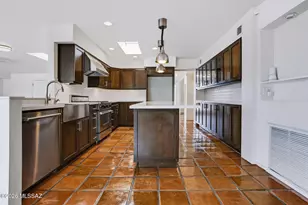 6621 N Donna Beatrix Ci Circle, Tucson, AZ 85718 - Photo 13
