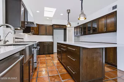 6621 N Donna Beatrix Ci Circle, Tucson, AZ 85718 - Photo 11