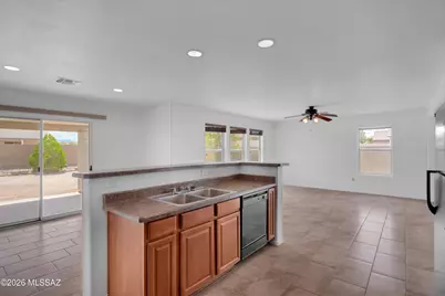8181 W Solitary Eagle Court, Tucson, AZ 85757 - Photo 15