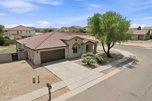 8181 W Solitary Eagle Ct, Tucson, AZ 85757 - Photo 3