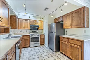 909 E El Caminito Pl, Tucson, AZ 85719 - Photo 11