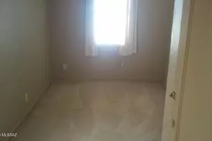 114 E Blacklidge Dr, Tucson, AZ 85705 - Photo 5