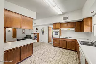 9033 E 31st Pl, Tucson, AZ 85710 - Photo 15