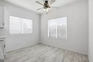 9464 S Vicki Dr, Tucson, AZ 85736 - Photo 9