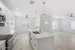 9464 S Vicki Dr, Tucson, AZ 85736 - Photo 5