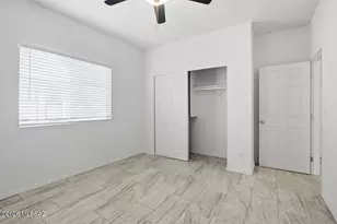 9464 S Vicki Dr, Tucson, AZ 85736 - Photo 17