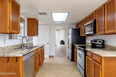 6533 N Foothills Drive, Tucson, AZ 85718 - Photo 11