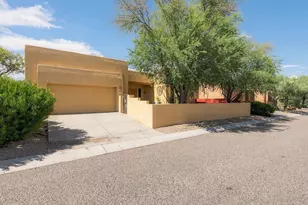 10647 E George Brookbank Pl, Tucson, AZ 85747 - Photo 7