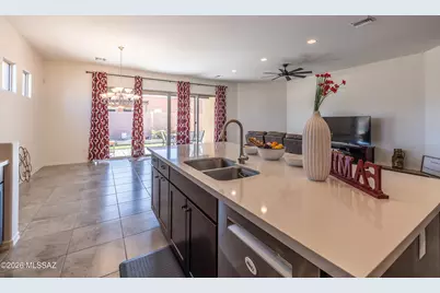 8881 E Wright School Loop, Tucson, AZ 85715 - Photo 9