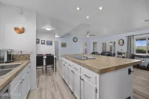 6969 N Northlight Dr, Tucson, AZ 85741 - Photo 7