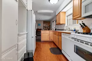 2842 S Western Way Cir, Tucson, AZ 85713 - Photo 17