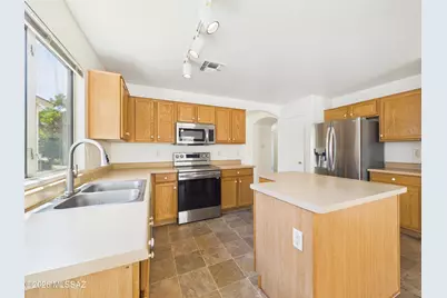 9947 E Denver Hill Drive, Tucson, AZ 85748 - Photo 7