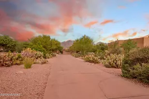 11725 N Via de la Verbenita, Oro Valley, AZ 85737 - Photo 7