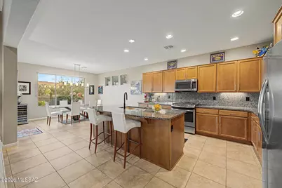 521 N Easter Lily Lane, Green Valley, AZ 85614 - Photo 5