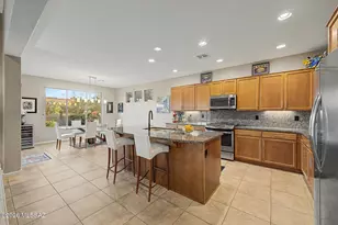 521 N Easter Lily Ln, Green Valley, AZ 85614 - Photo 5