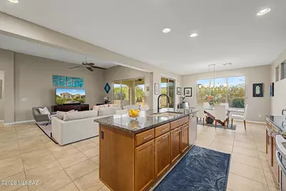 521 N Easter Lily Lane, Green Valley, AZ 85614 - Photo 9