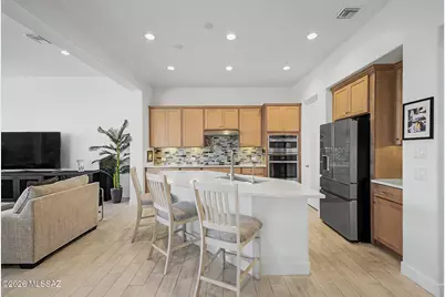 1372 E Quartzite Way, Green Valley, AZ 85614 - Photo 11