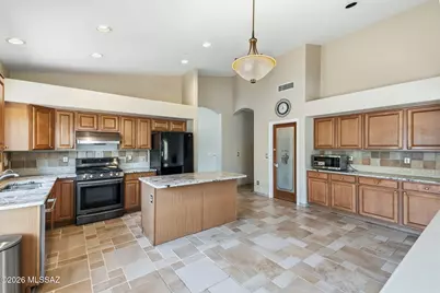 7473 N Clemens Way, Tucson, AZ 85743 - Photo 3