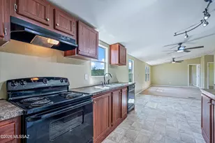 33876 S Lindell Ln, Oracle, AZ 85623 - Photo 9
