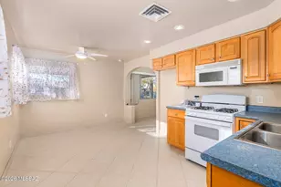 1941 S Cloverland Ave, Tucson, AZ 85711 - Photo 7