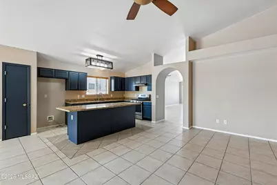 7997 E Snakeroot Drive, Tucson, AZ 85710 - Photo 17