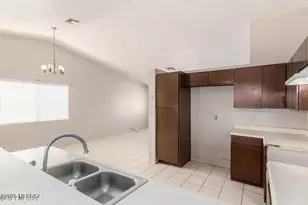 1940 W Chardonnay Dr, Tucson, AZ 85746 - Photo 7