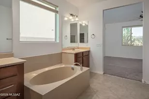 379 E Honey Bee Preserve Way, Oro Valley, AZ 85755 - Photo 13