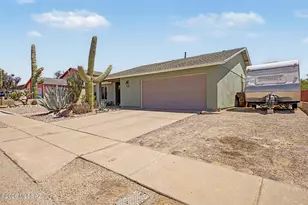 8300 N Firethorn Ave, Tucson, AZ 85741 - Photo 37