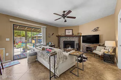 8300 N Firethorn Avenue, Tucson, AZ 85741 - Photo 9