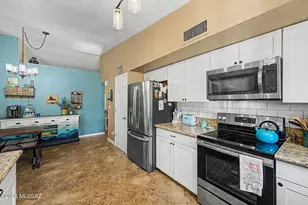 8300 N Firethorn Ave, Tucson, AZ 85741 - Photo 13