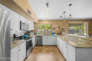 8300 N Firethorn Ave, Tucson, AZ 85741 - Photo 15