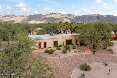 11101 E Calle Vaqueros, Tucson, AZ 85749 - Photo 1