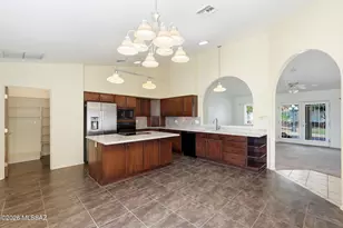 8690 N Maya Ct, Tucson, AZ 85742 - Photo 13