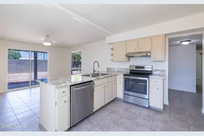 2434 S Palm Springs Drive, Tucson, AZ 85710 - Photo 7